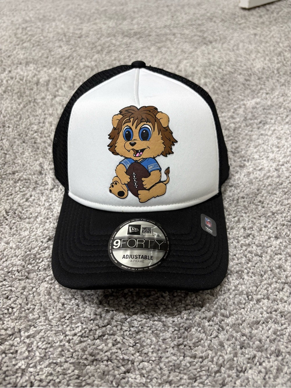 Brand New Detroit Lions New Era 9FORTY Adjustable snapback hat